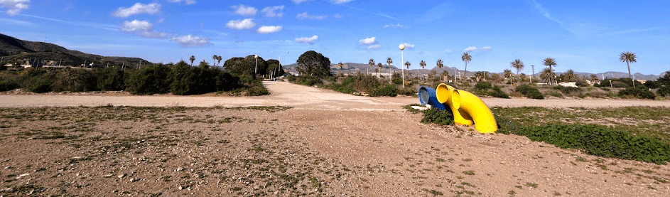 Acceso desde el antiguo camping de Bolnuevo